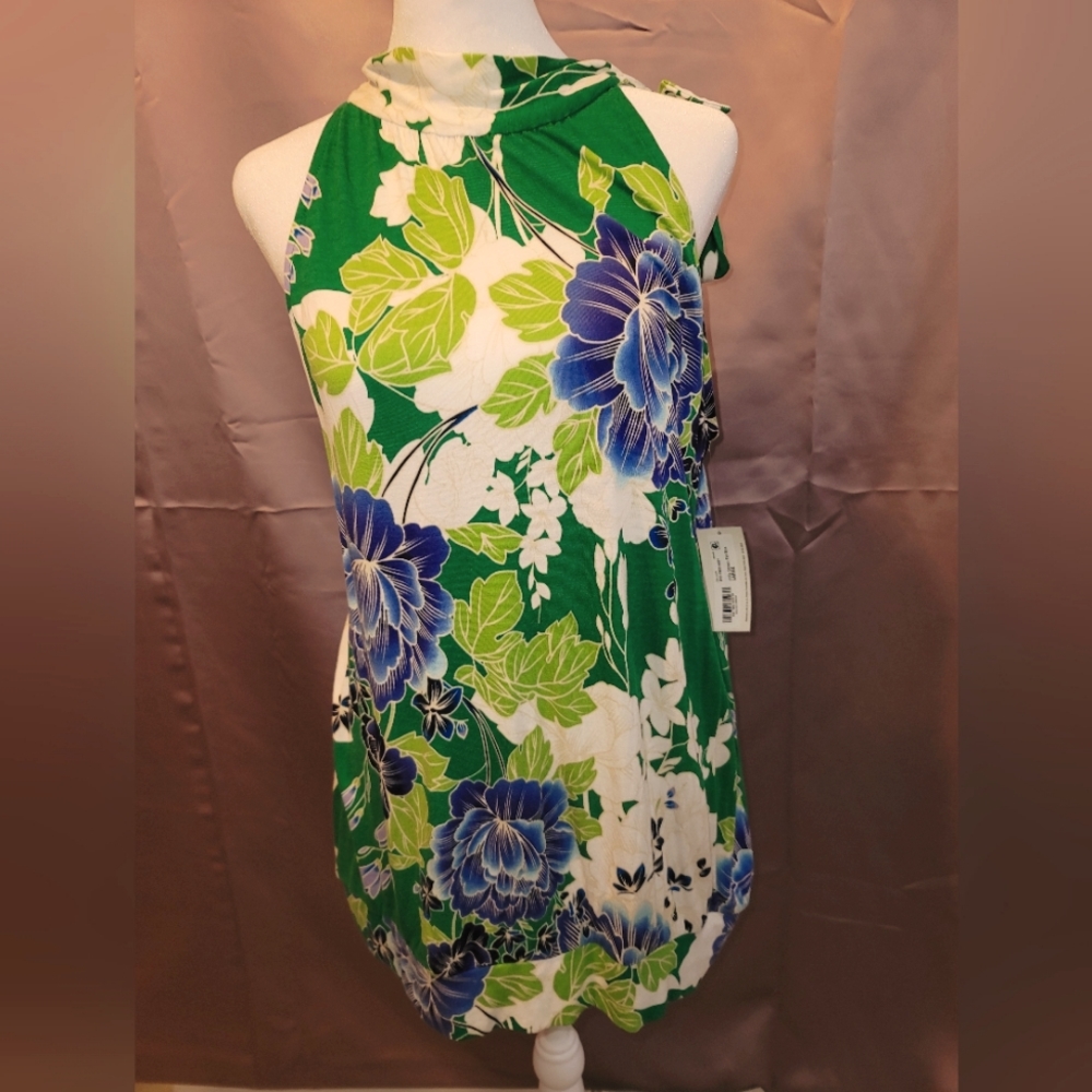 a.n.a. Floral Shell Top. Size L